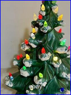 Vintage 1971 Atlantic Mold Ceramic Christmas Tree & Base w Flocked Snow Complete