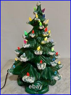 Vintage 1971 Atlantic Mold Ceramic Christmas Tree & Base w Flocked Snow Complete