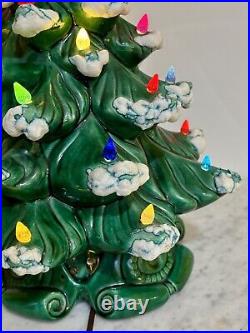 Vintage 1971 Atlantic Mold Ceramic Christmas Tree & Base w Flocked Snow Complete