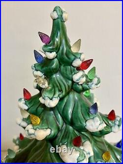 Vintage 1971 Atlantic Mold Ceramic Christmas Tree & Base w Flocked Snow Complete