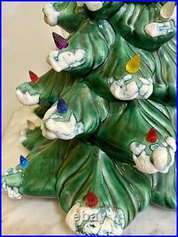 Vintage 1971 Atlantic Mold Ceramic Christmas Tree & Base w Flocked Snow Complete