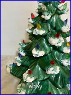 Vintage 1971 Atlantic Mold Ceramic Christmas Tree & Base w Flocked Snow Complete