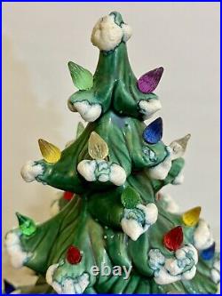 Vintage 1971 Atlantic Mold Ceramic Christmas Tree & Base w Flocked Snow Complete