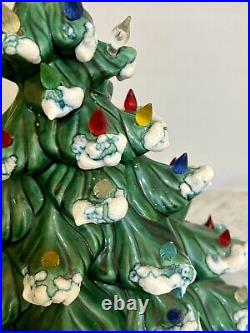 Vintage 1971 Atlantic Mold Ceramic Christmas Tree & Base w Flocked Snow Complete