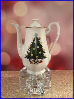 Vintage Hall China Christmas Tree & Holly Teapot Rare Mid-Century Holiday Co Vintage Hall China Christmas Tree & Holly Teapot Rare Mid-Century Holiday Co
