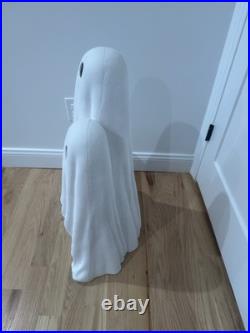 Viral 2025 Ghost Trio LED Halloween Decor NEW 32 Tall Viral 2025 Ghost Trio LED Halloween Decor NEW 32 Tall