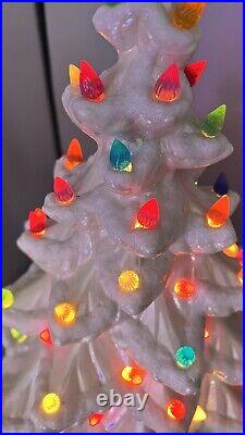 Vtg Atlantic Mold Ceramic 18 White Pearl Flocked Christmas Tree & Base Musical