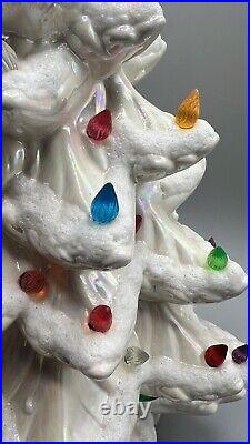 Vtg Atlantic Mold Ceramic 18 White Pearl Flocked Christmas Tree & Base Musical
