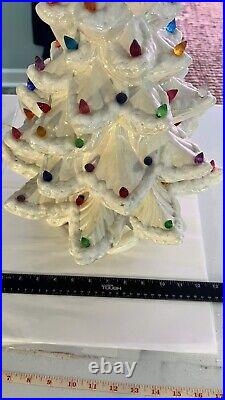 Vtg Atlantic Mold Ceramic 18 White Pearl Flocked Christmas Tree & Base Musical