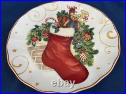 Williams Sonoma TWAS THE NIGHT CHRISTMAS Santa Stocking Dinner Plate NWT