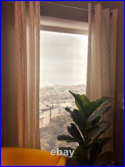 Windaux Fake window, lighted background, mini blinds, 120 volt wall plug in
